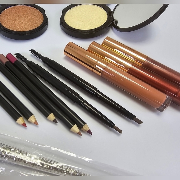 ‼️SALE‼️Makeup Collection - Picture 3 of 3